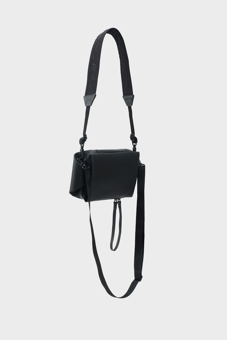 ARNO ALLURA RECYCLED LEATHER bag black