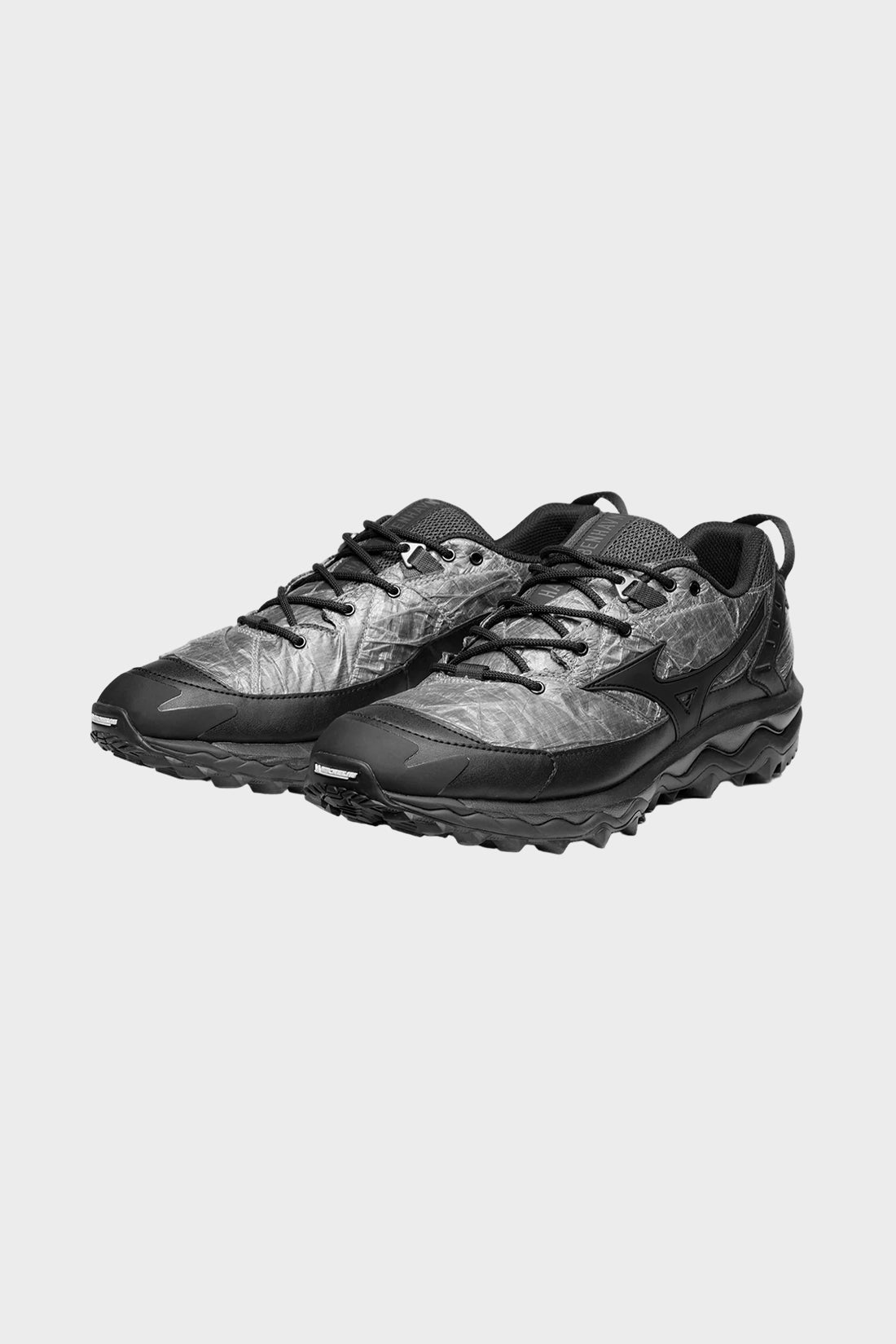 Sneakersy WAVE MUJIN TL czarne