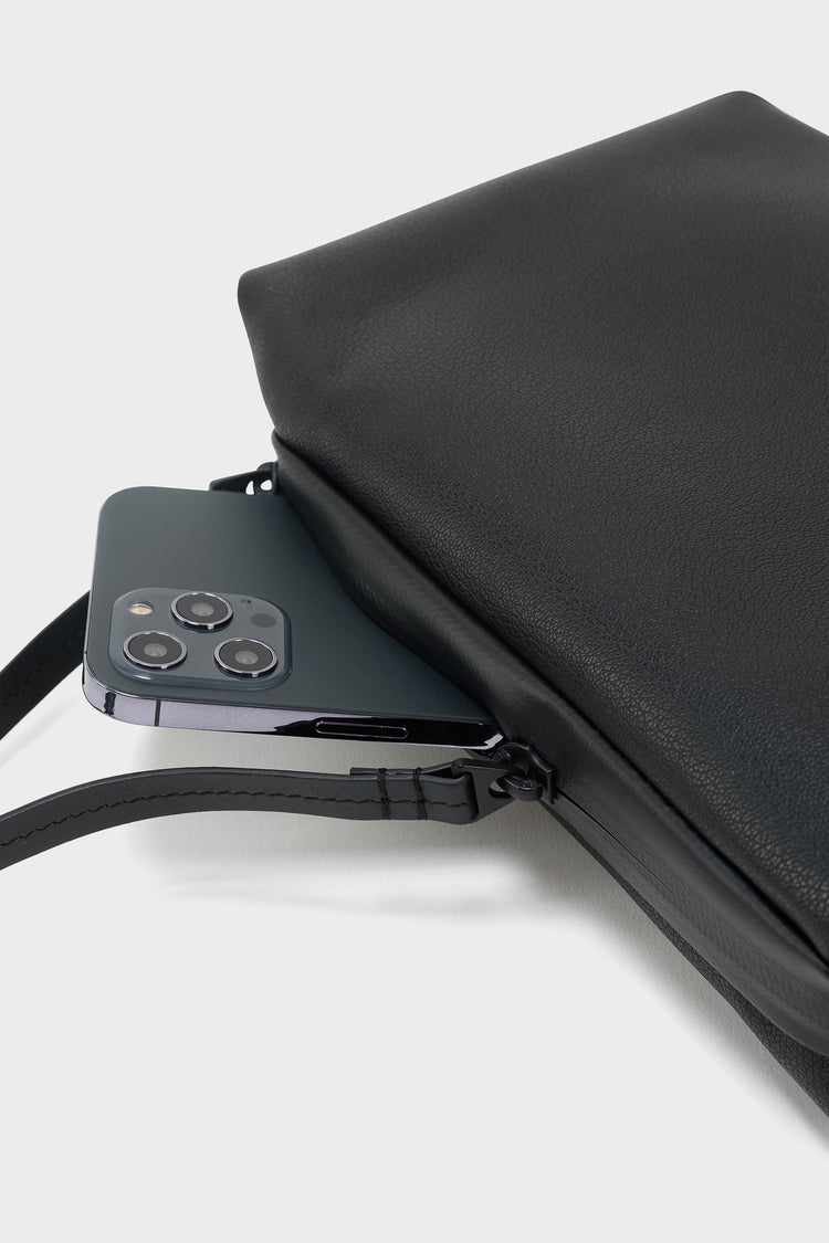 ARNO ALLURA RECYCLED LEATHER bag black