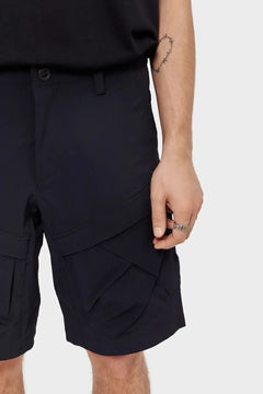 Czarne męskie szorty cargo z kieszeniami, minimalistyczny styl streetwear