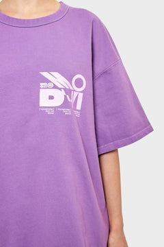 Fioletowy t-shirt oversize z nadrukiem graficznym na piersi, bawełna, moda streetwear