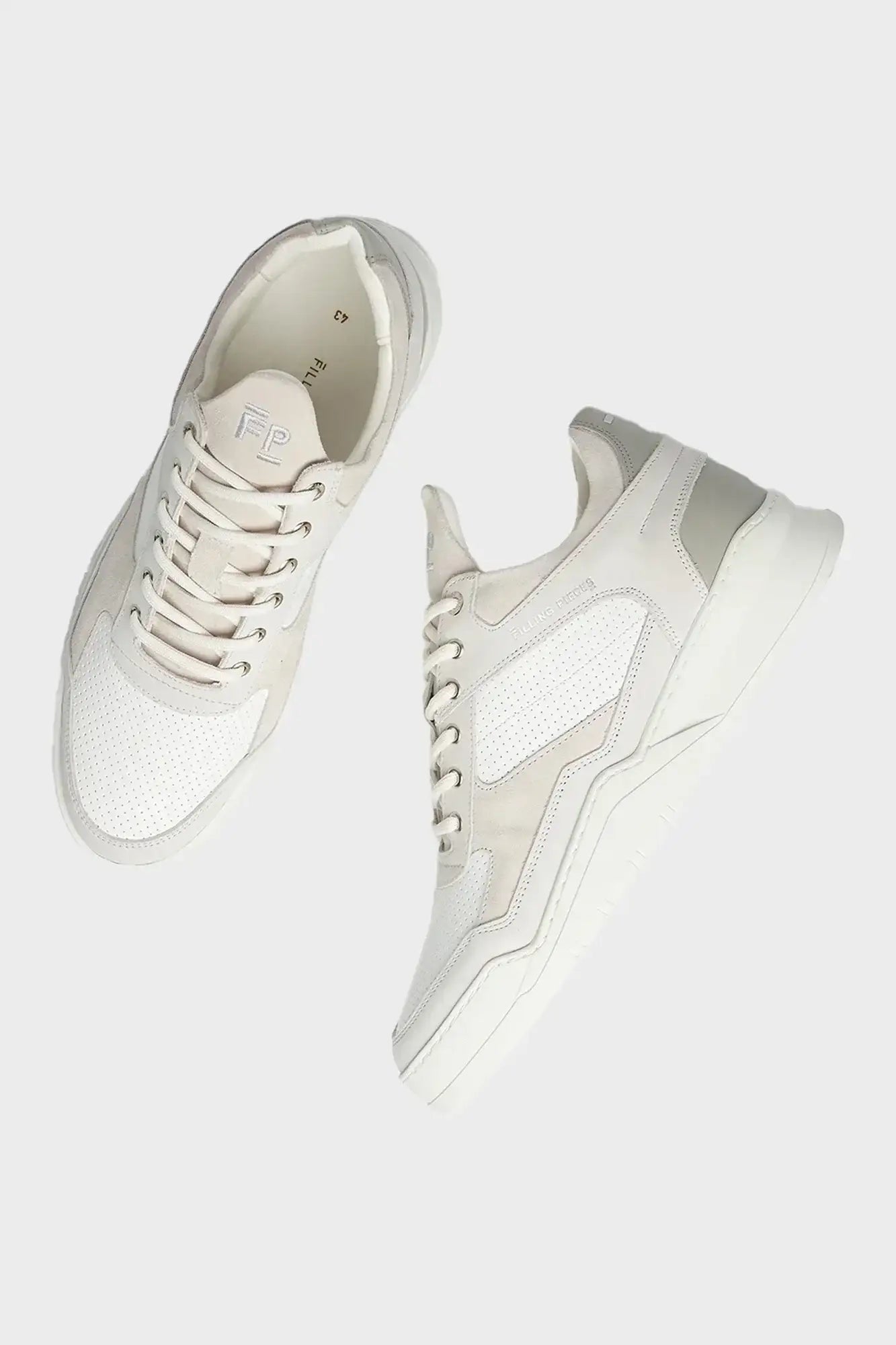 Białe sneakersy męskie ze skóry i zamszu, modne buty sportowe na sznurowadła