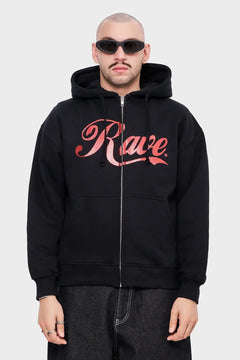 Model w czarnej rozpinanej bluzie z kapturem i napisem Rave, modne okulary, styl streetwear