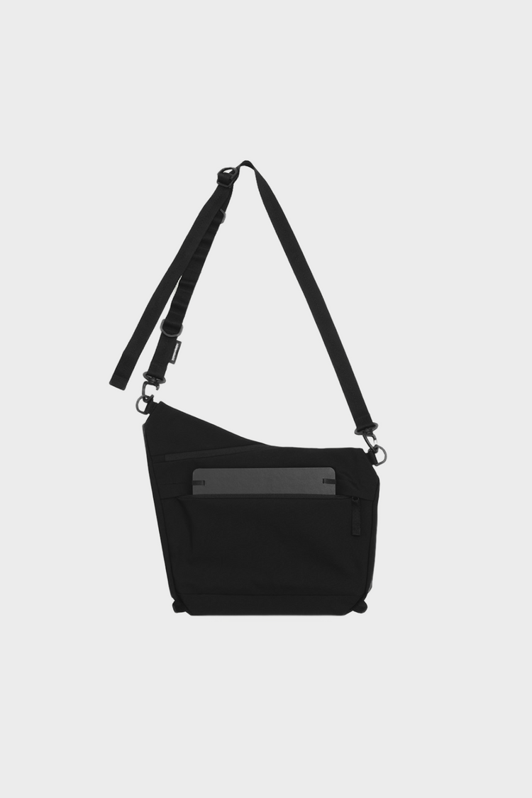 Torebka 0BL1Q Sling Bag czarna