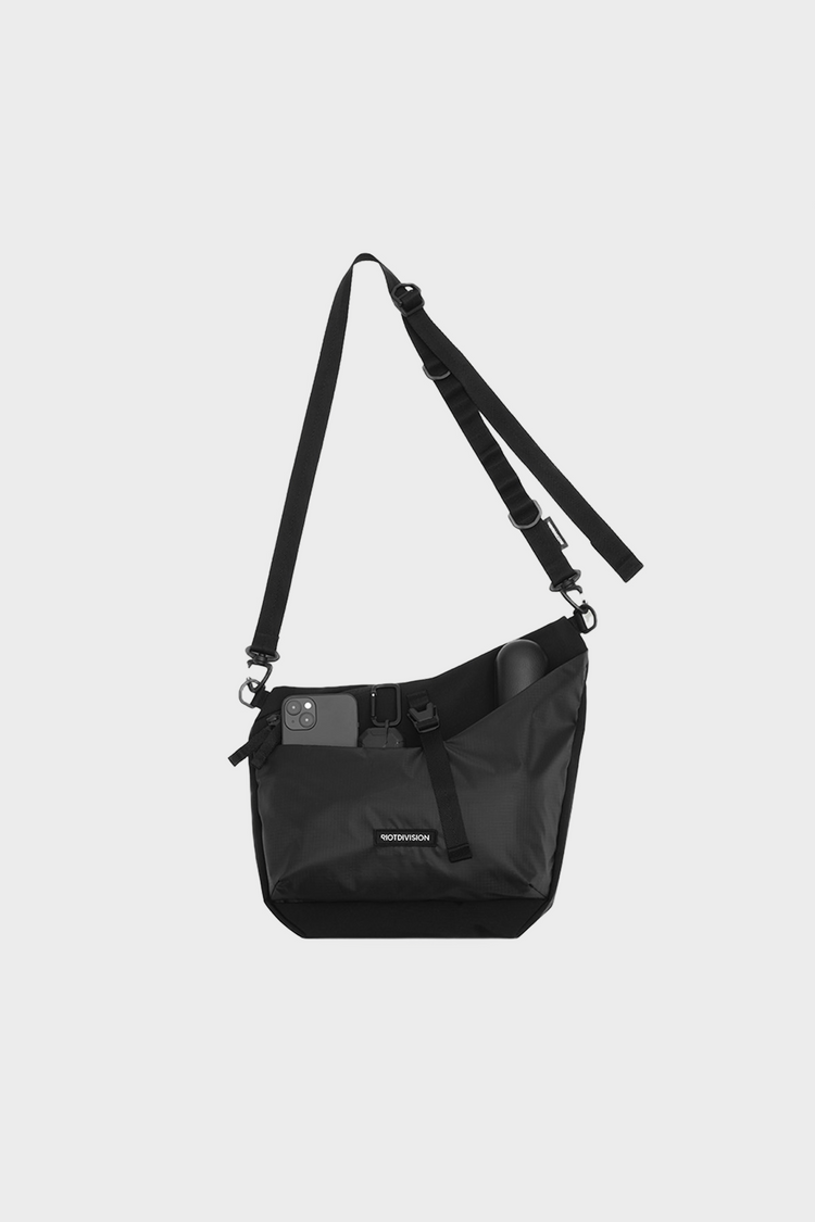Torebka 0BL1Q Sling Bag czarna
