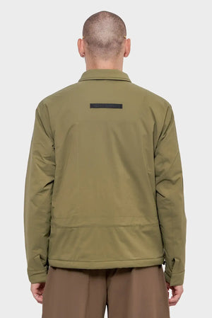 Męska oliwkowa kurtka Helly Hansen, widok od tyłu, minimalistyczny styl.