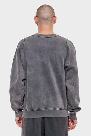 Męska bluza oversize w kolorze spranego grafitu, widok od tyłu, moda streetwear
