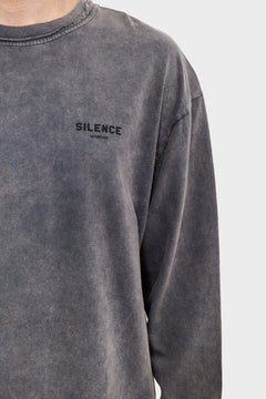 Szara bluza męska z napisem SILENCE, fason oversize, minimalistyczny styl streetwear.