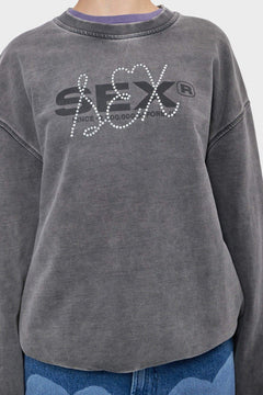 Szara bluza z okrągłym dekoltem, zdobiona napisem i kryształkami, modna odzież streetwear