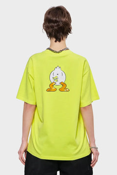 Żółta koszulka z nadrukiem kaczki na plecach, moda streetwear, odzież unisex