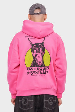 Różowa bluza z kapturem, nadruk psa i napis Rave Sound System na plecach, moda streetwear