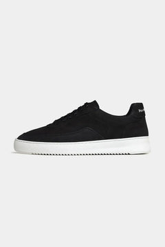 Czarne sneakersy męskie z białą podeszwą, minimalistyczny styl, moda streetwear