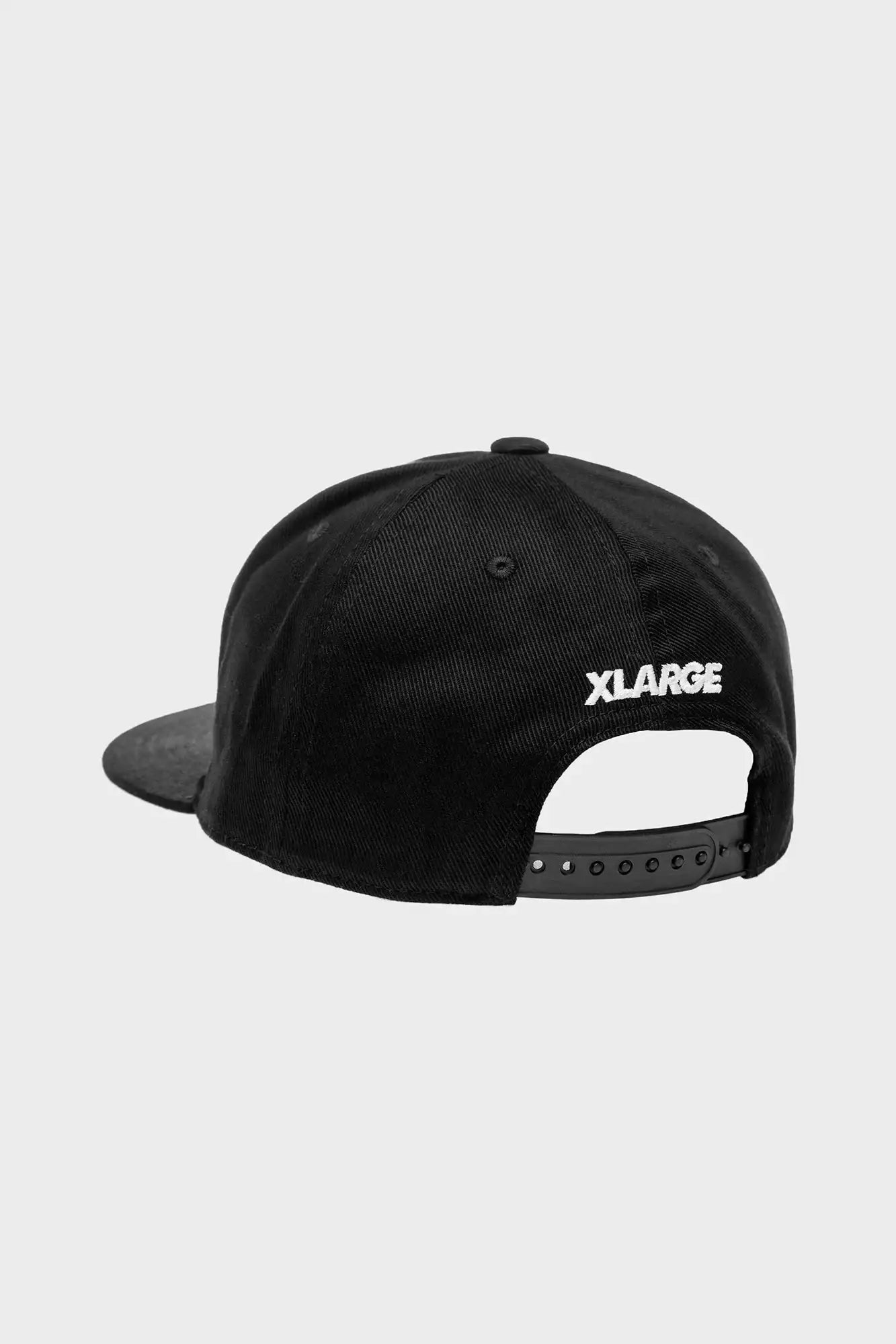 SLANTED OG SNAPBACK black cap